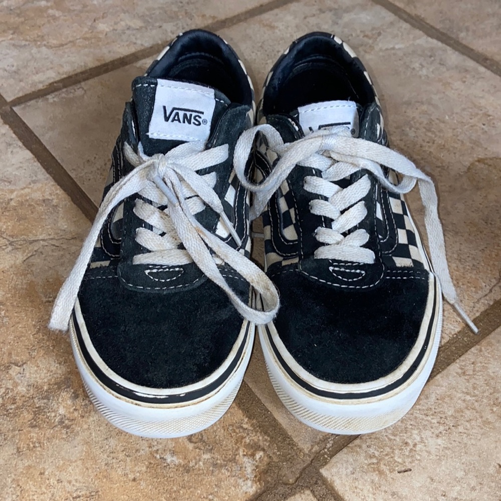 YOUTH VANS - Picture 1 of 6